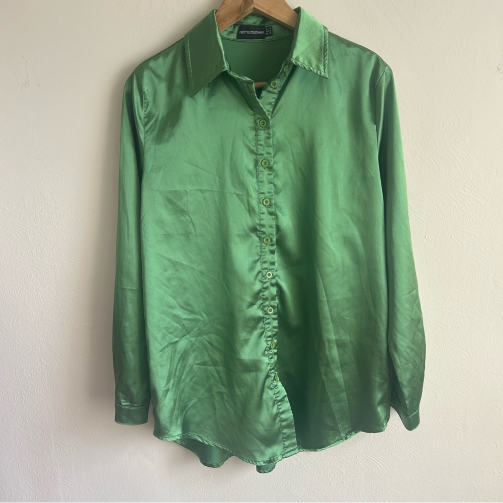 🌿 PrettyLittleThing Sage Green Satin Oversized Shirt 🌿